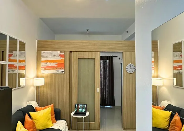 Cozy Luxe 55 Inch 4k Ultra Tv And Amenity View *